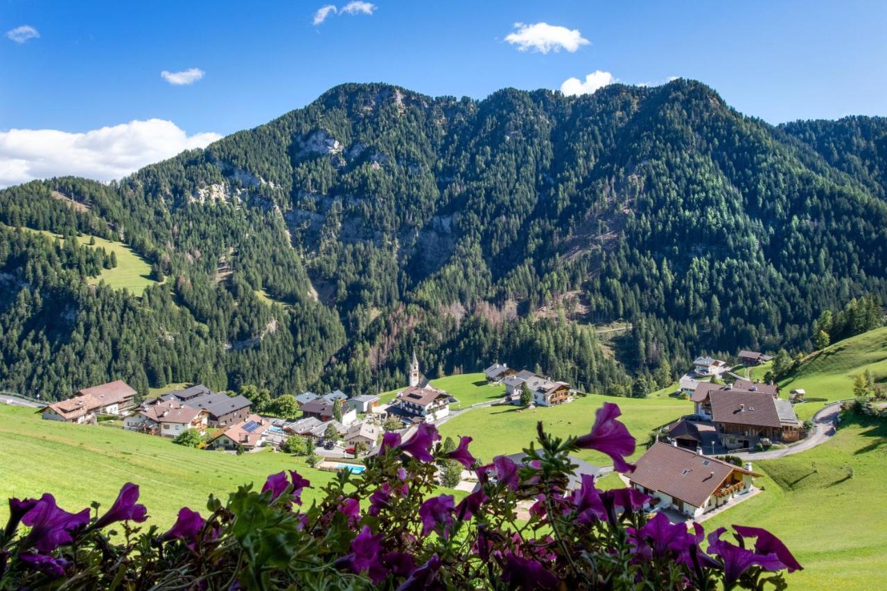 Agriturismo Apartments Tuene St. Ulrich in Gröden Exterior foto