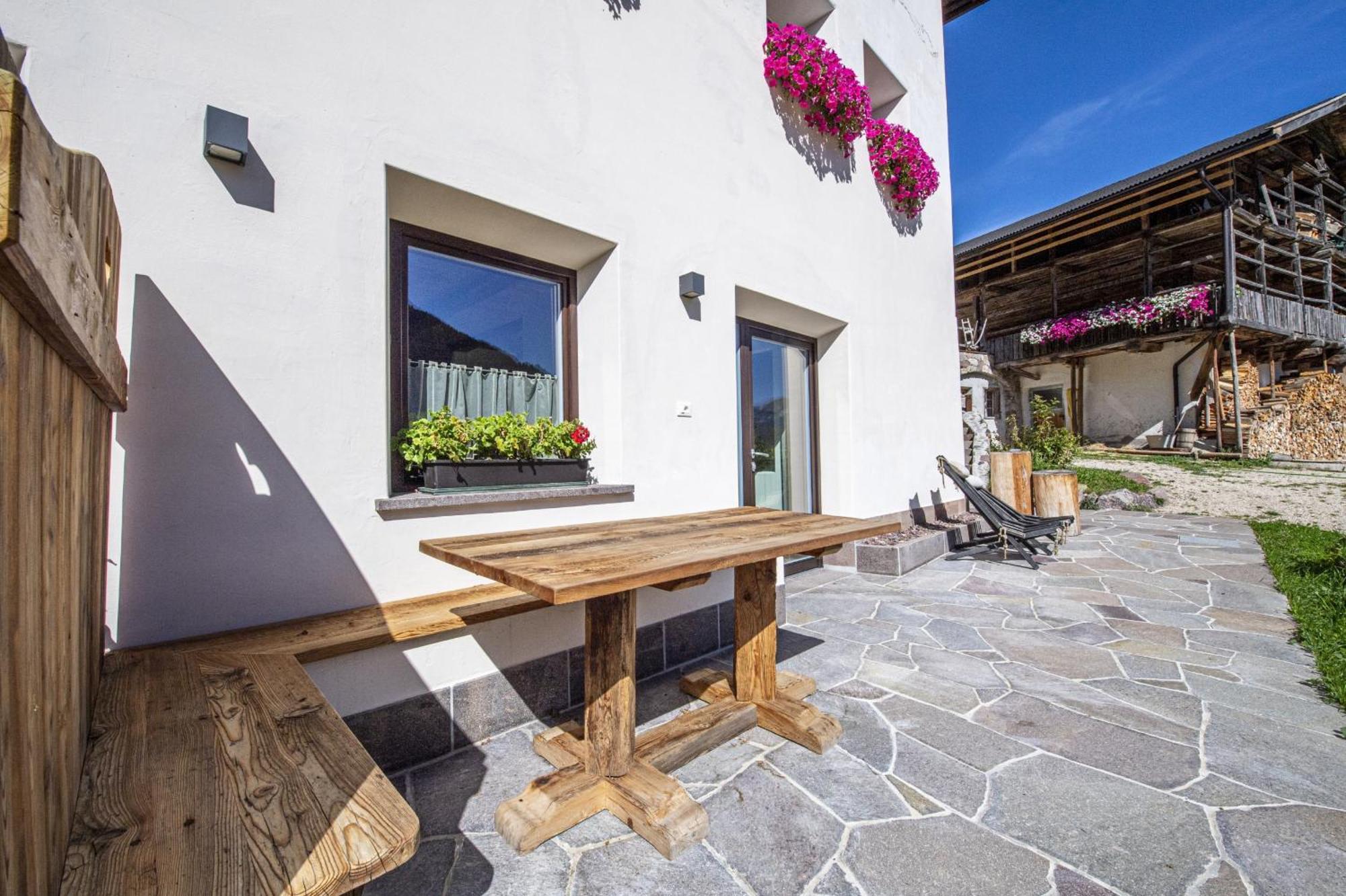 Agriturismo Apartments Tuene St. Ulrich in Gröden Exterior foto